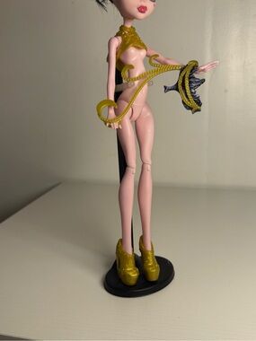 Clawdeen Ghouls Rule Gold Accessories